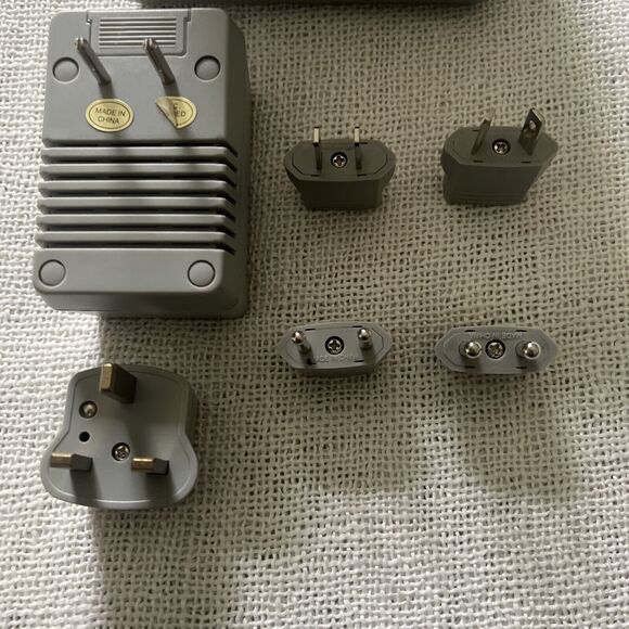 Digital Concepts International / World-Wide Converter Kit 50 - 1600 W - Picture 7 of 8